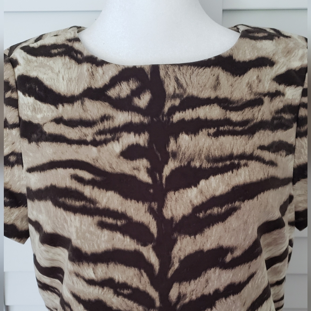 Michael Kors Women's Brown Tan Tiger Print Bluse Short Sleeves Size M - Picture 6 of 13